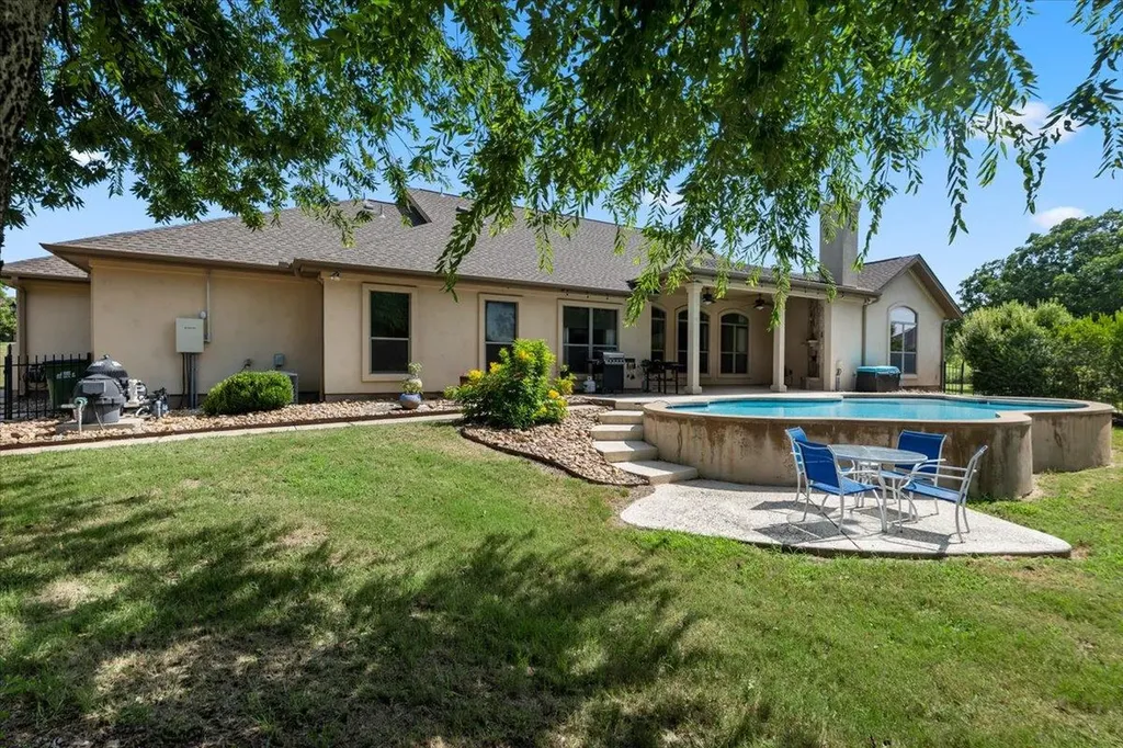 601 Pheasant Meadow Liberty Hill TX 78642