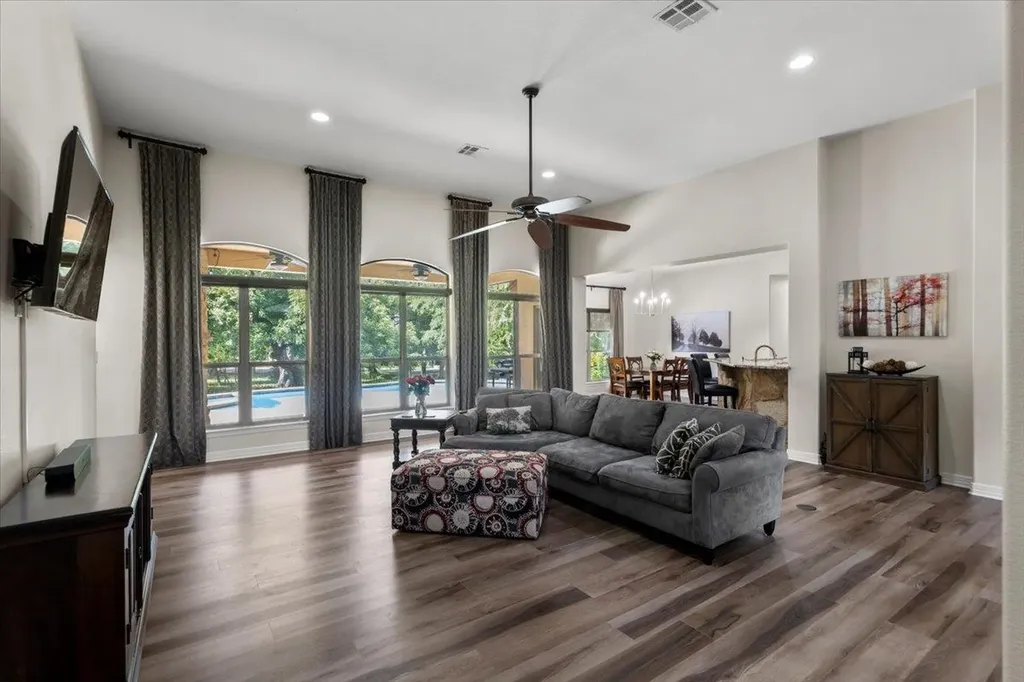 601 Pheasant Meadow Liberty Hill TX 78642