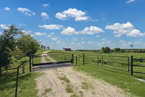 5100 Jaeger Road Burton TX 77835