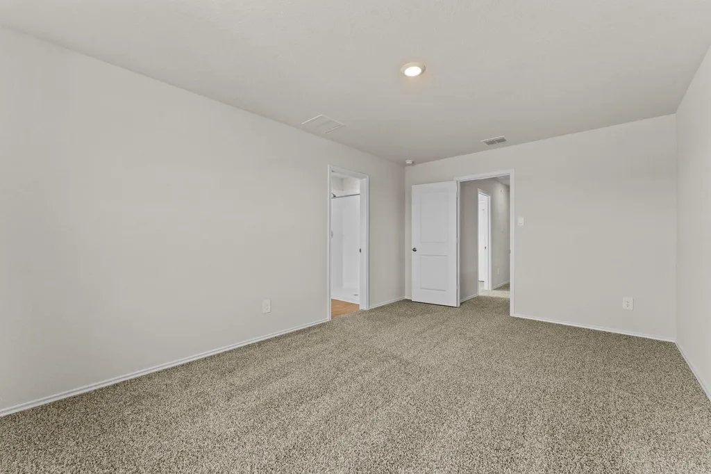 2203 Lionheart Drive Luling TX 78648