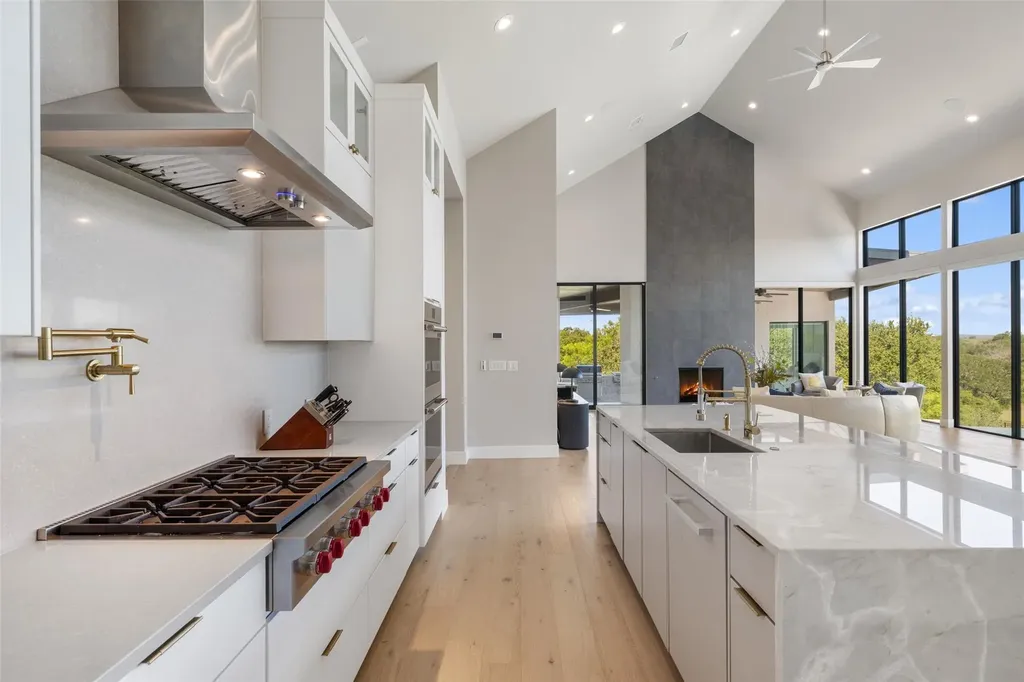 612 Overlook Parkway Horseshoe Bay TX 78657
