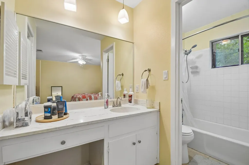 5409 Hunters Glen Austin TX 78745