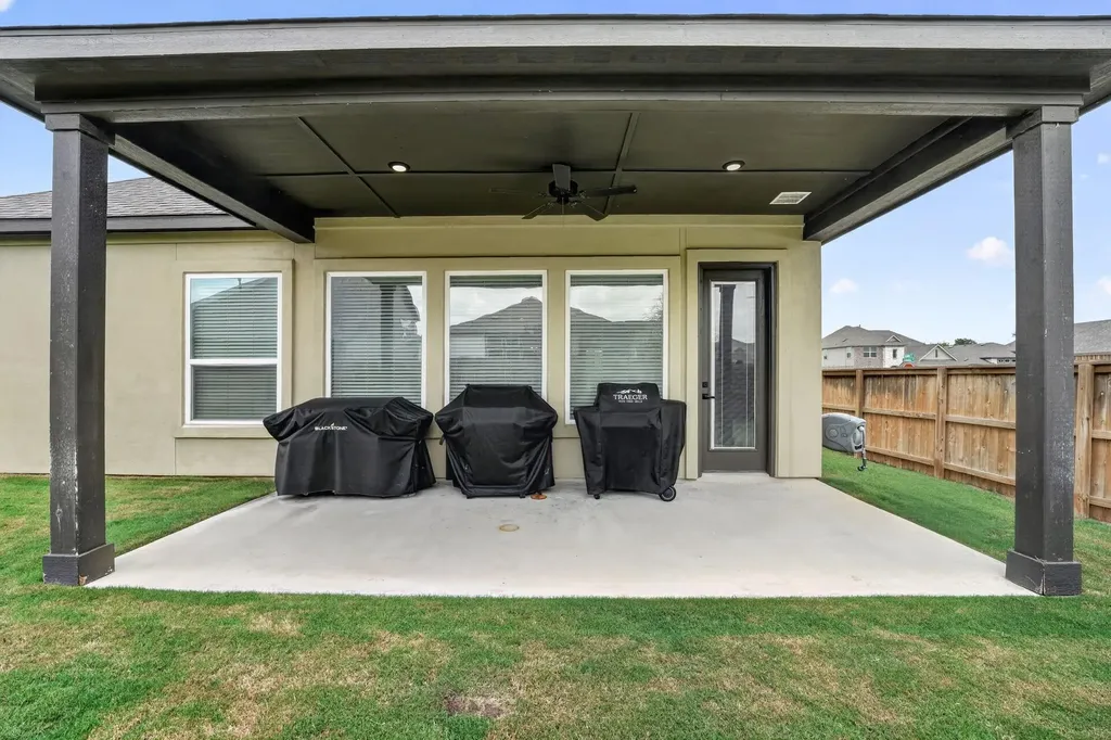17817 Clairess Lane Manor TX 78653