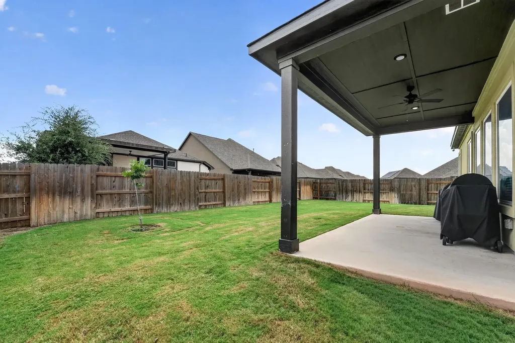 17817 Clairess Lane Manor TX 78653