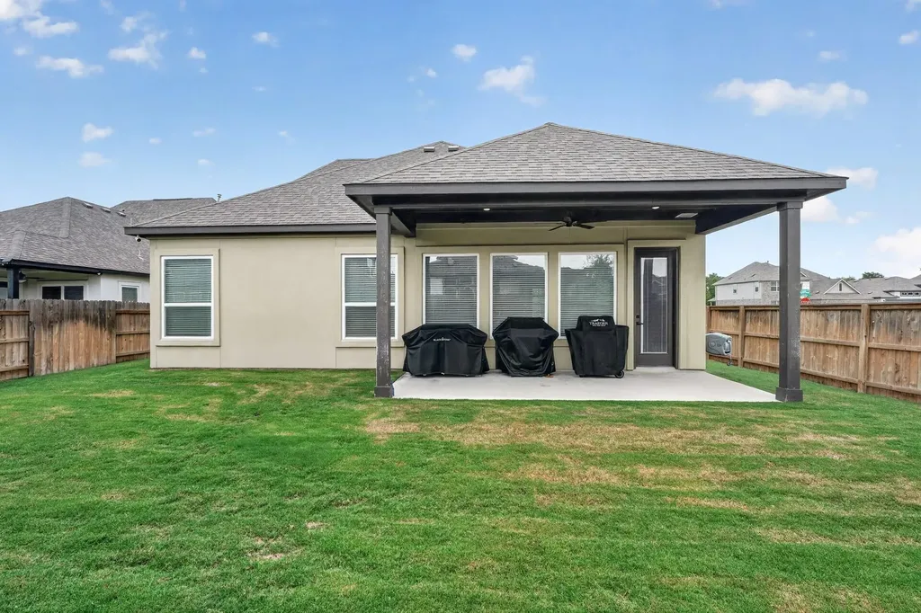 17817 Clairess Lane Manor TX 78653