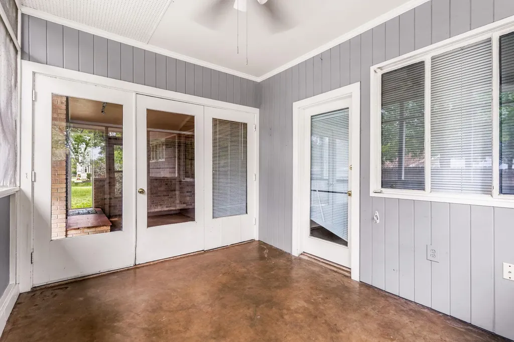 2802 Perry Lane Austin TX 78731