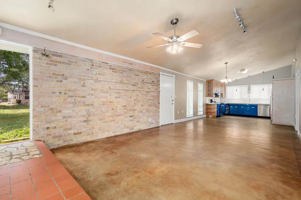 2802 Perry Lane Austin TX 78731