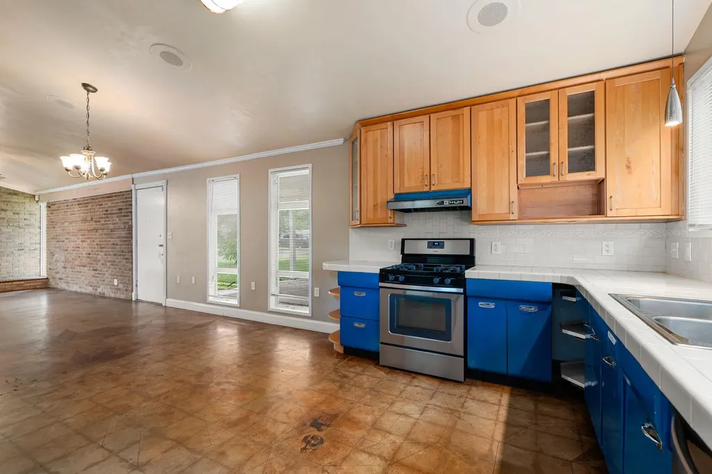 2802 Perry Lane Austin TX 78731