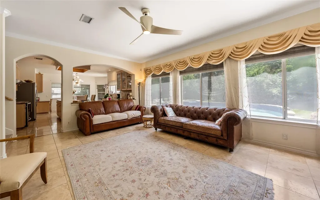 6707 Winnipeg Cove Austin TX 78759