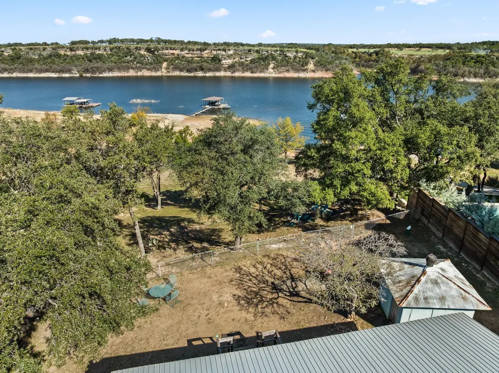1327 Lake Shore Drive Spicewood TX 78669