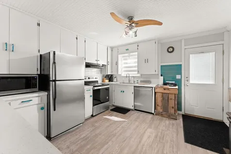 1327 Lake Shore Drive Spicewood TX 78669