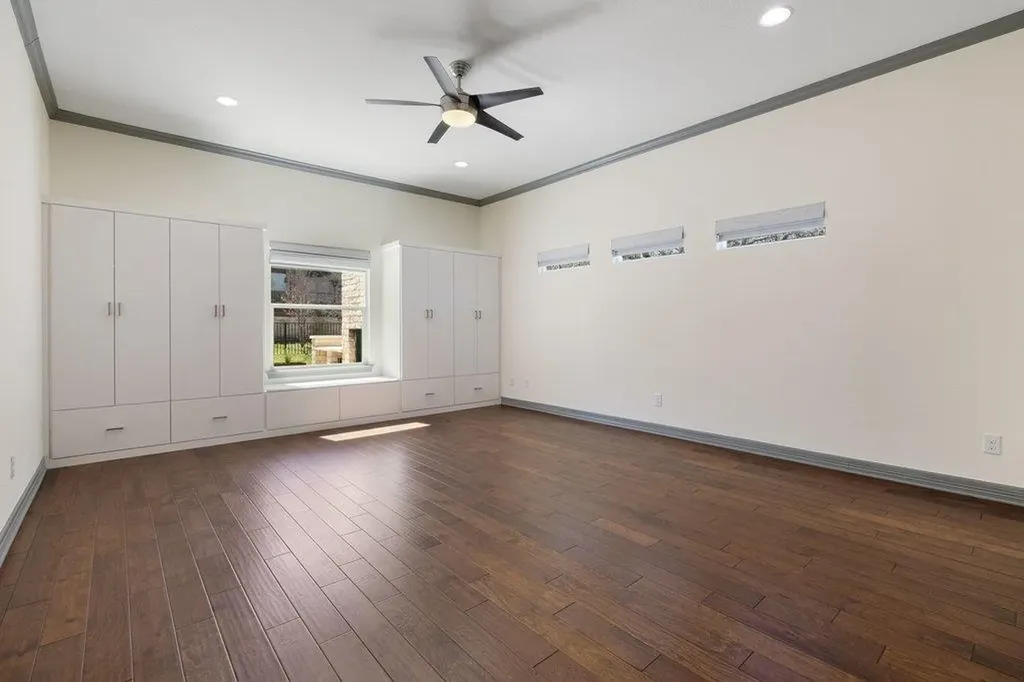 338 Coventry Road Spicewood TX 78669