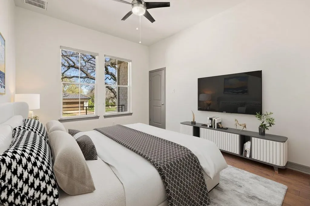 338 Coventry Road Spicewood TX 78669
