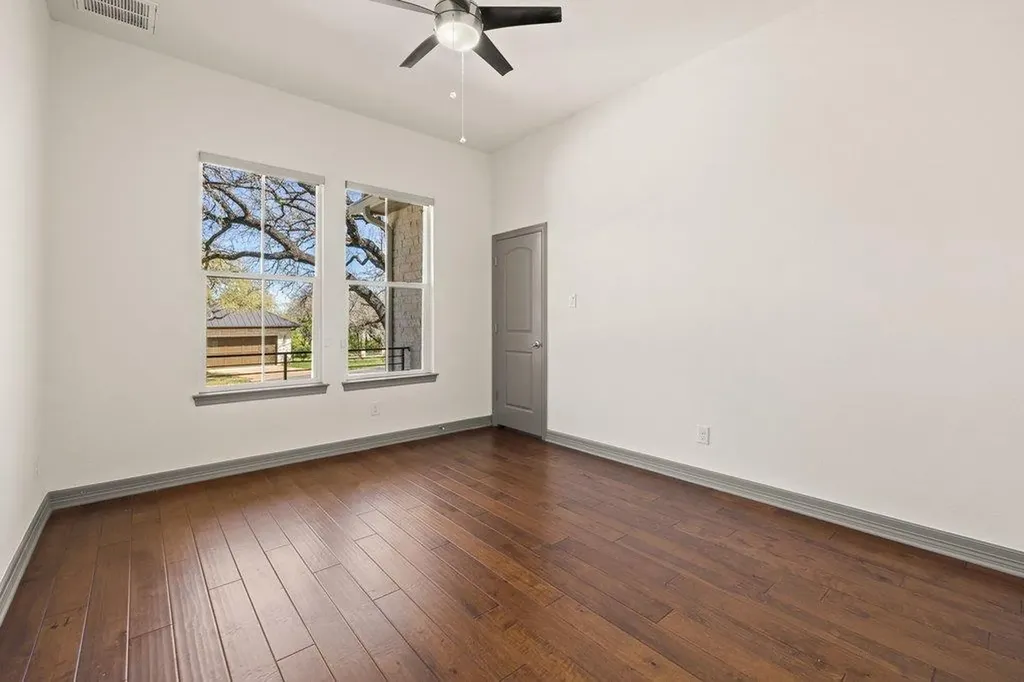 338 Coventry Road Spicewood TX 78669