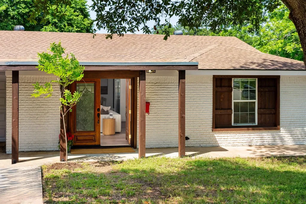 2403 Little John Lane Austin TX 78704