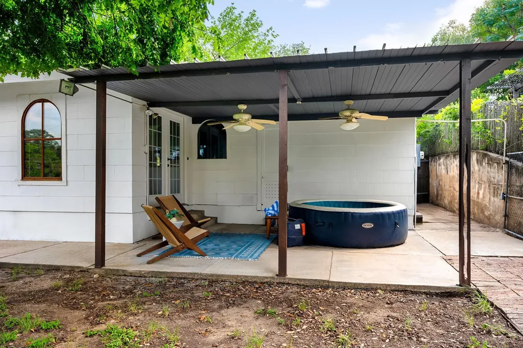 2403 Little John Lane Austin TX 78704