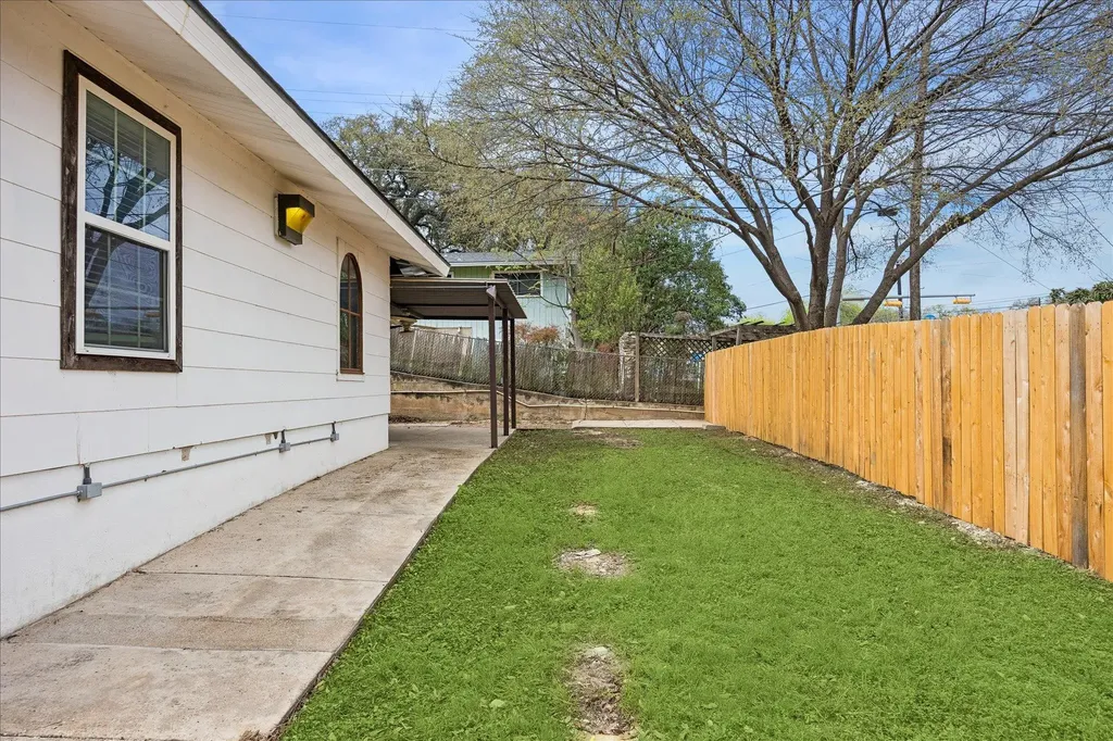 2403 Little John Lane Austin TX 78704