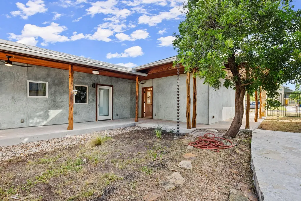 913 Taulbee Lane Austin TX 78757