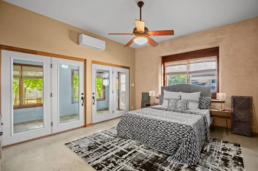 913 Taulbee Lane Austin TX 78757