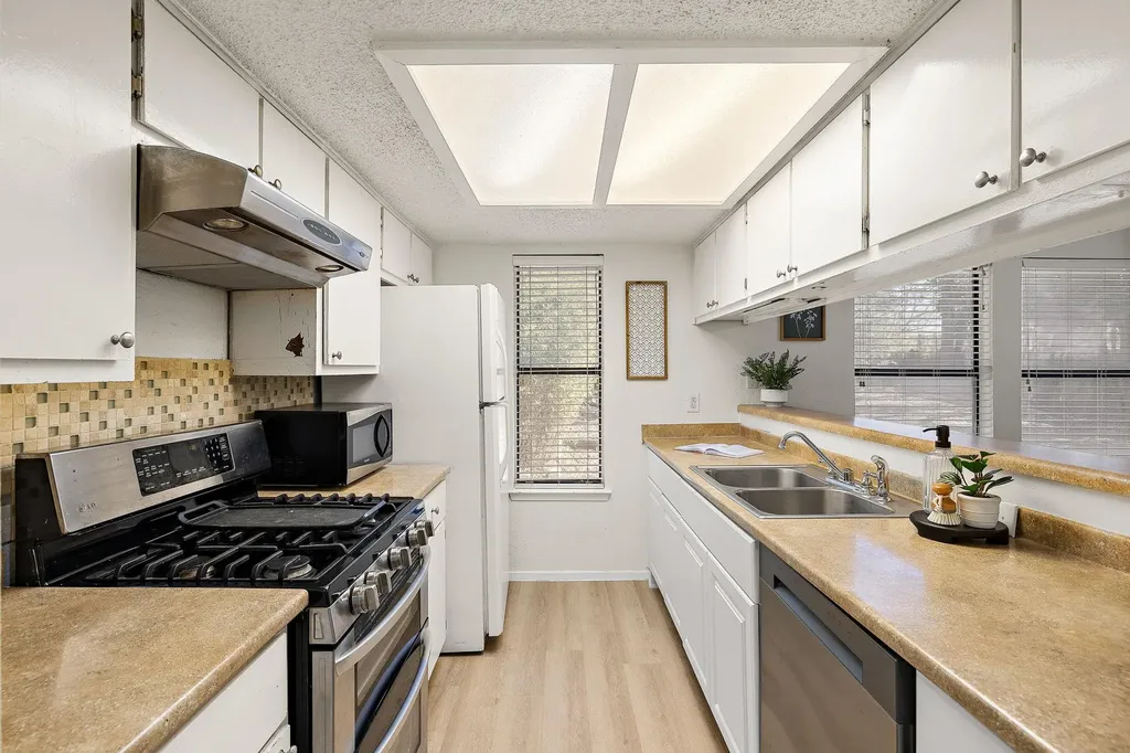 4912 Cabob Street Austin TX 78744