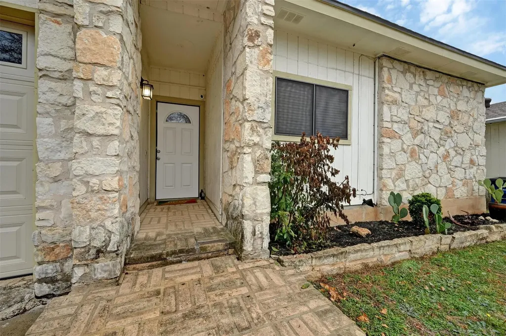 4912 Cabob Street Austin TX 78744