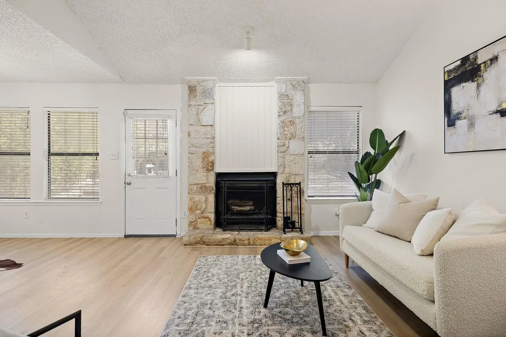 4912 Cabob Street Austin TX 78744