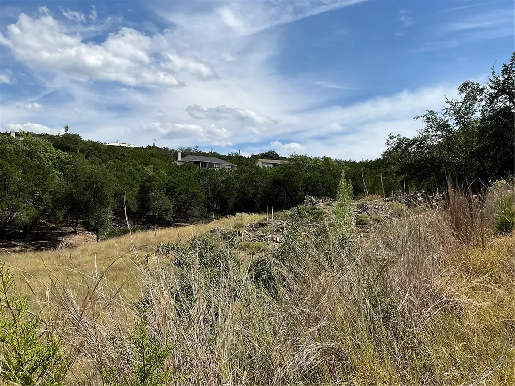 20904, 20906 Tomahawk Street Lago Vista TX 78645