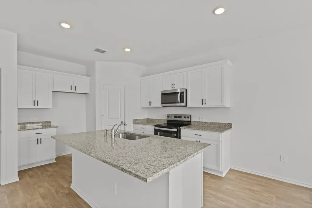 15113 - B Afleet Alex Street Manor TX 78653