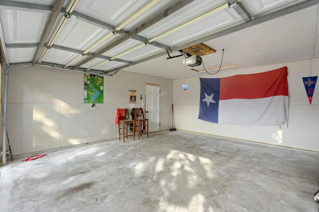 2705 Cory Lane Spicewood TX 78669