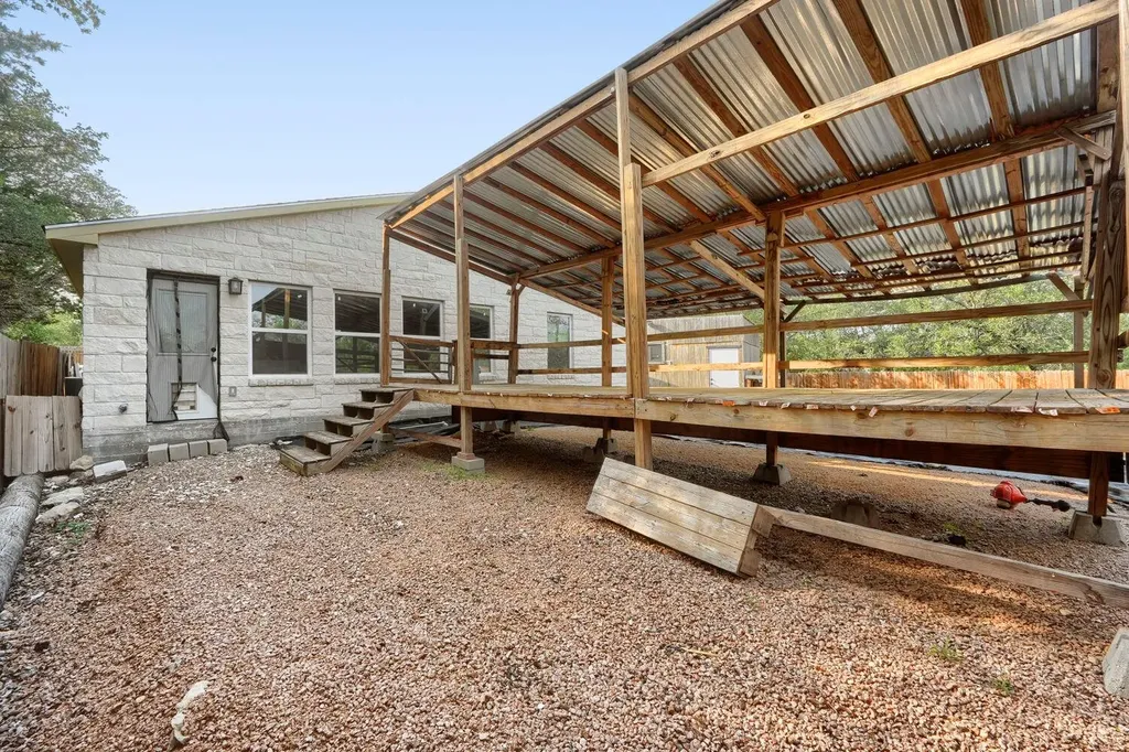 2705 Cory Lane Spicewood TX 78669