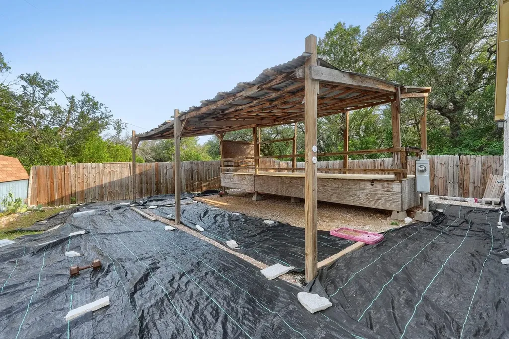 2705 Cory Lane Spicewood TX 78669