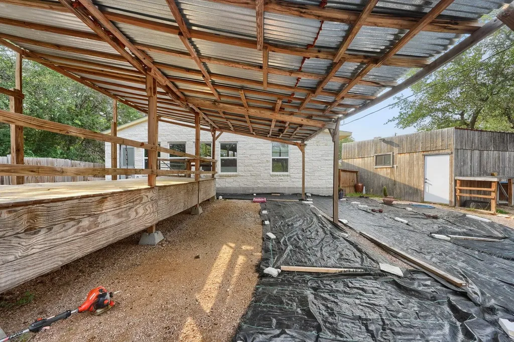 2705 Cory Lane Spicewood TX 78669