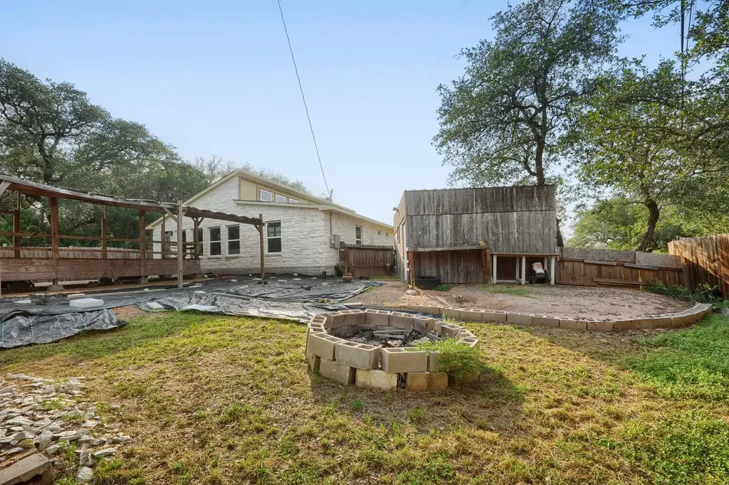 2705 Cory Lane Spicewood TX 78669