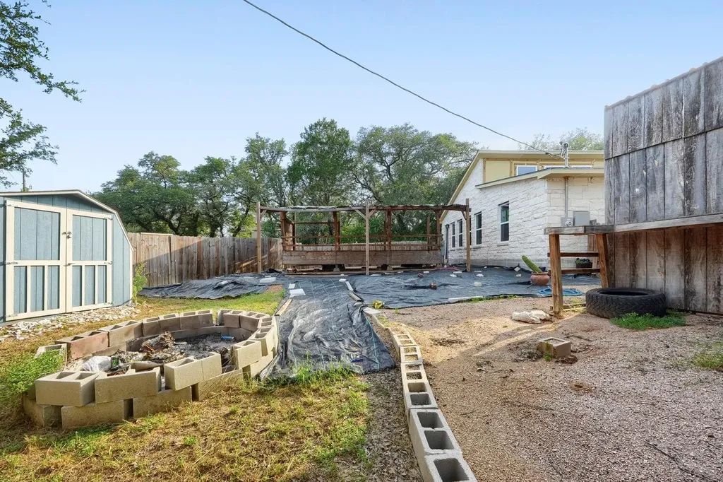 2705 Cory Lane Spicewood TX 78669