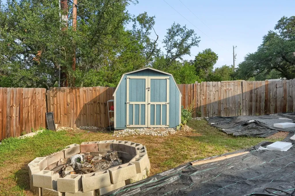 2705 Cory Lane Spicewood TX 78669