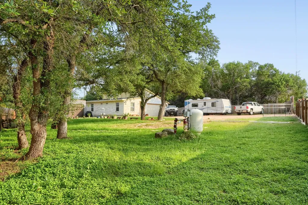 2705 Cory Lane Spicewood TX 78669