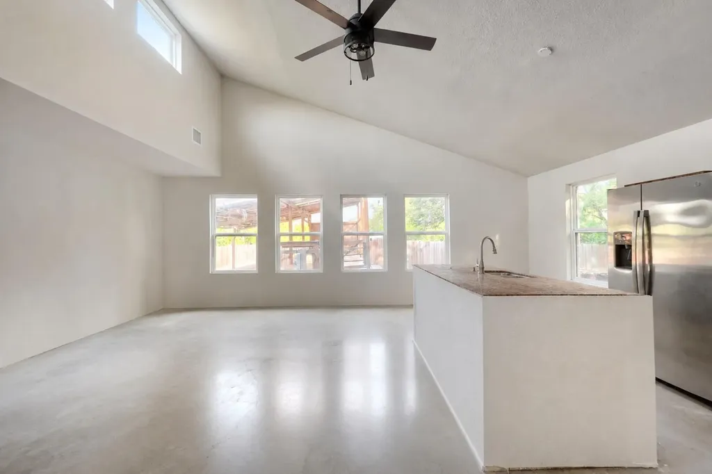 2705 Cory Lane Spicewood TX 78669