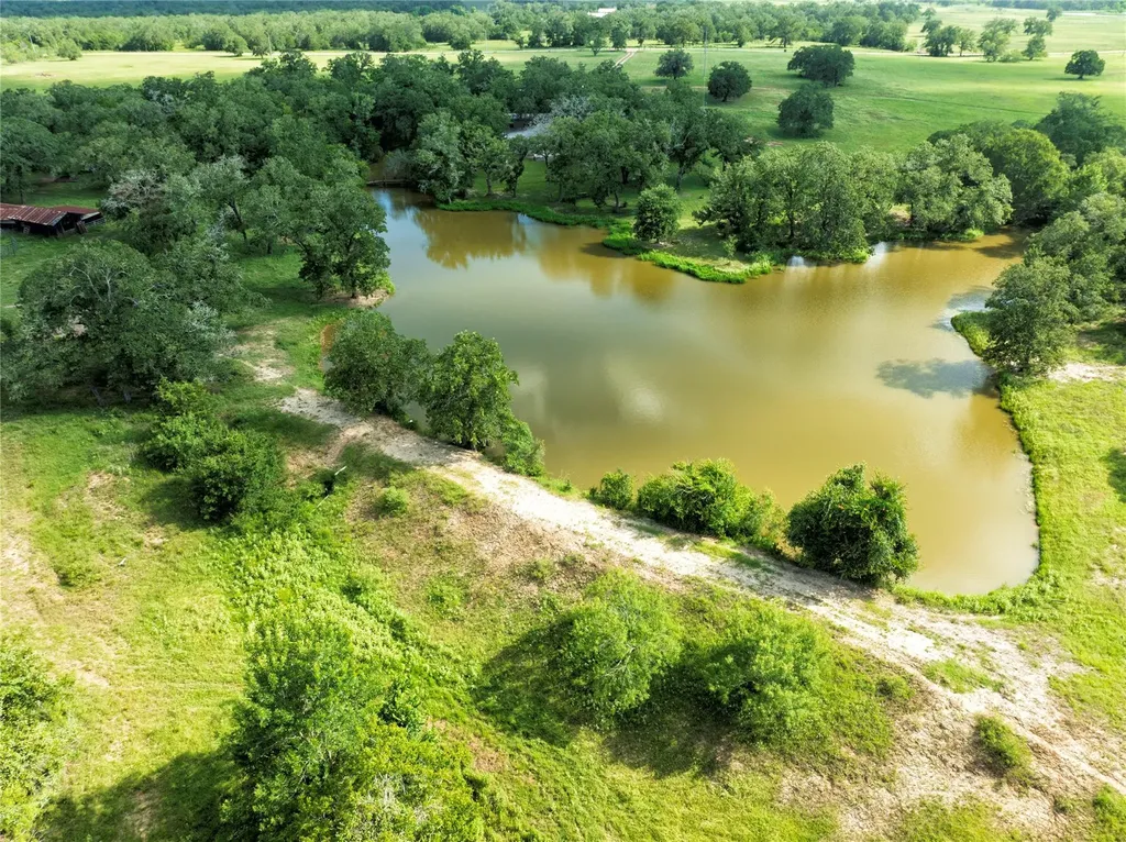 6750 Three Mile Road Flatonia TX 78941