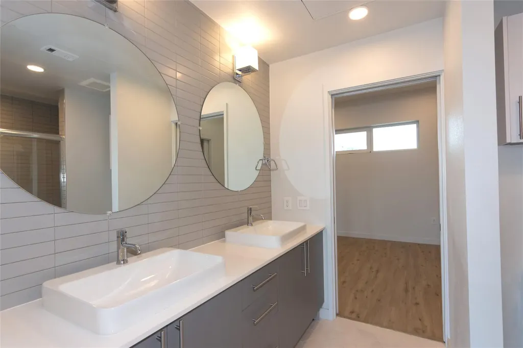 4004 Banister Lane Austin TX 78704