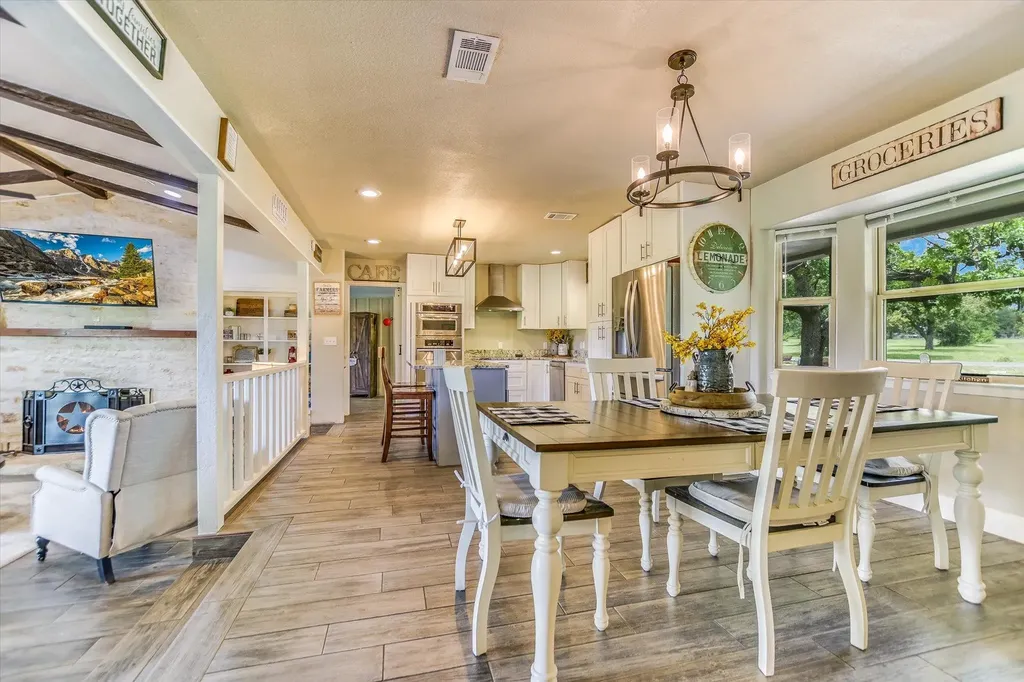 433 Paseo De Vaca Marble Falls TX 78654