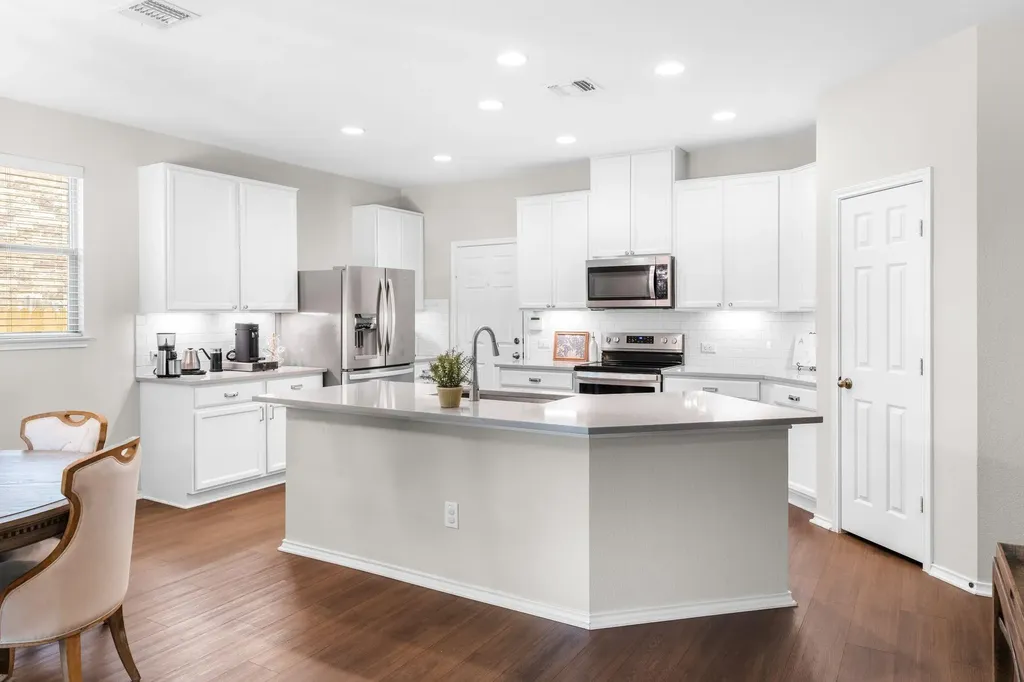 1133 Yellow Iris Road Leander TX 78641