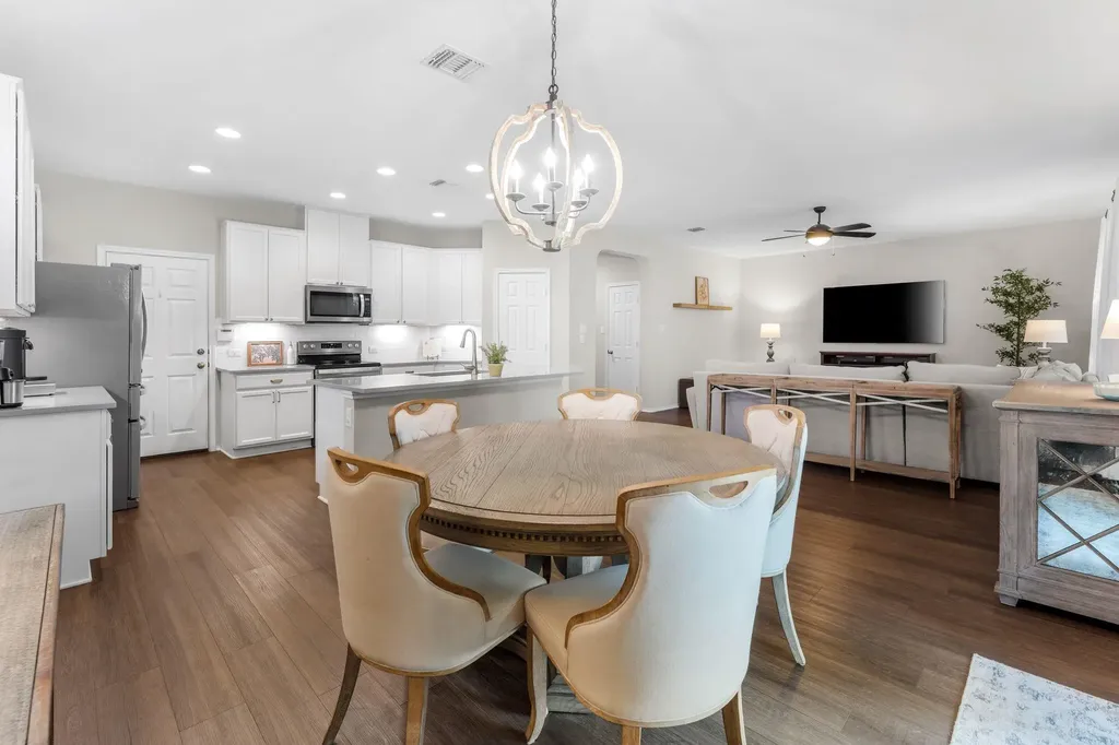 1133 Yellow Iris Road Leander TX 78641