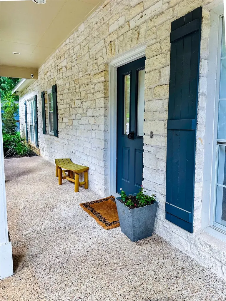 2910 Edgewater Drive Austin TX 78733