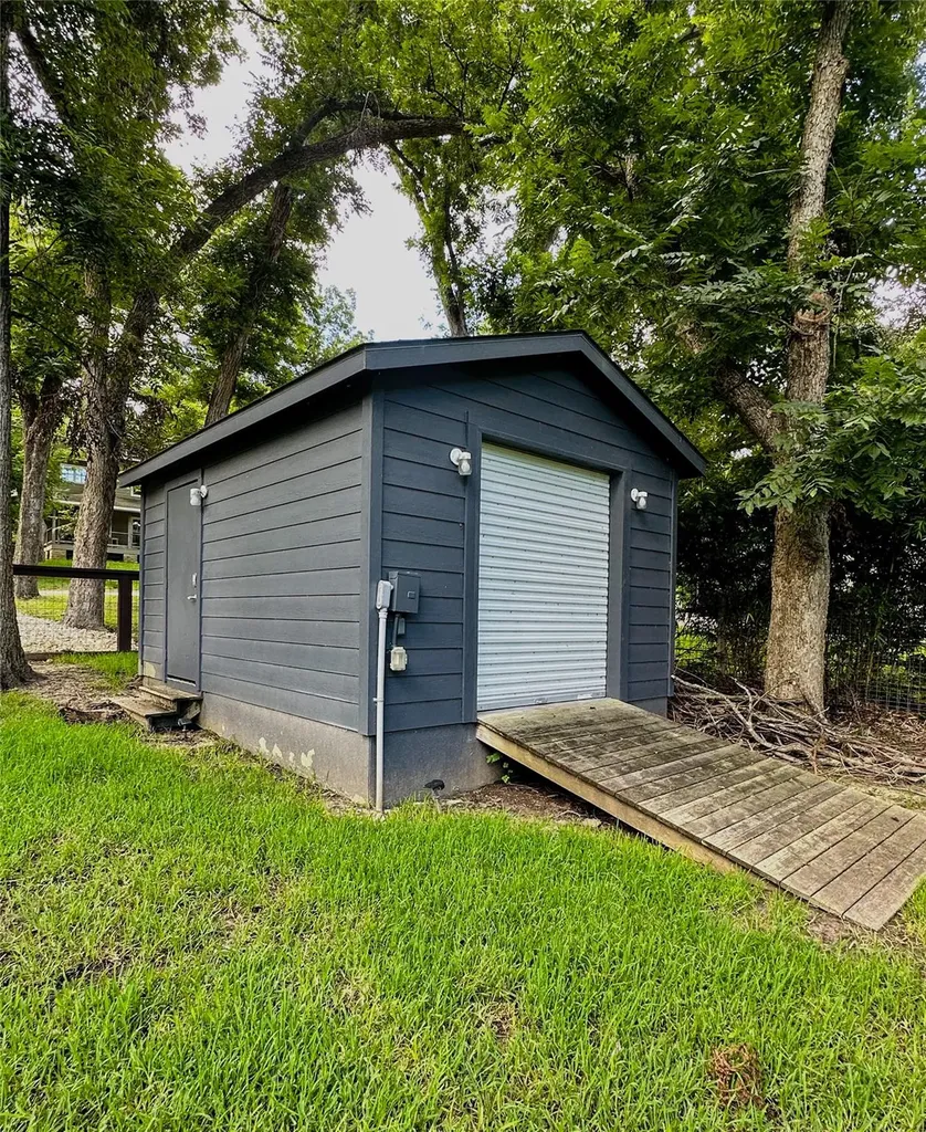 2910 Edgewater Drive Austin TX 78733