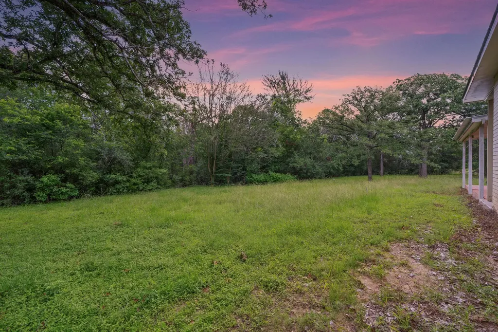 272 Old Coach Lane Elgin TX 78621