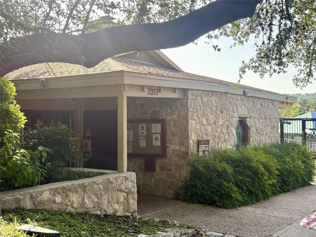 7207 Winecup Hollow Austin TX 78750