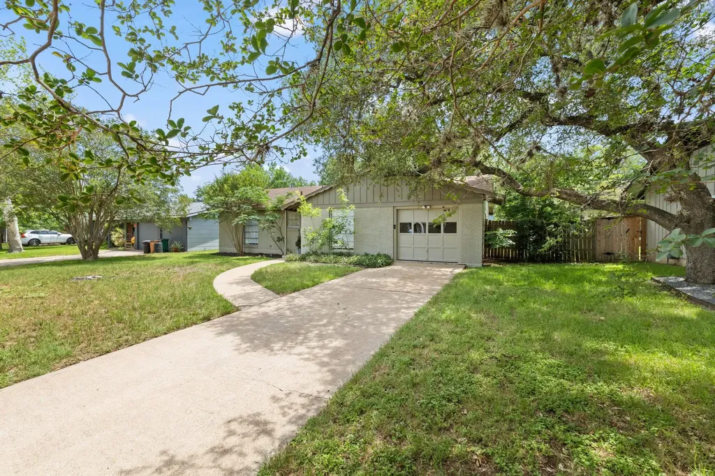 2015 Fair Oaks Drive Austin TX 78745