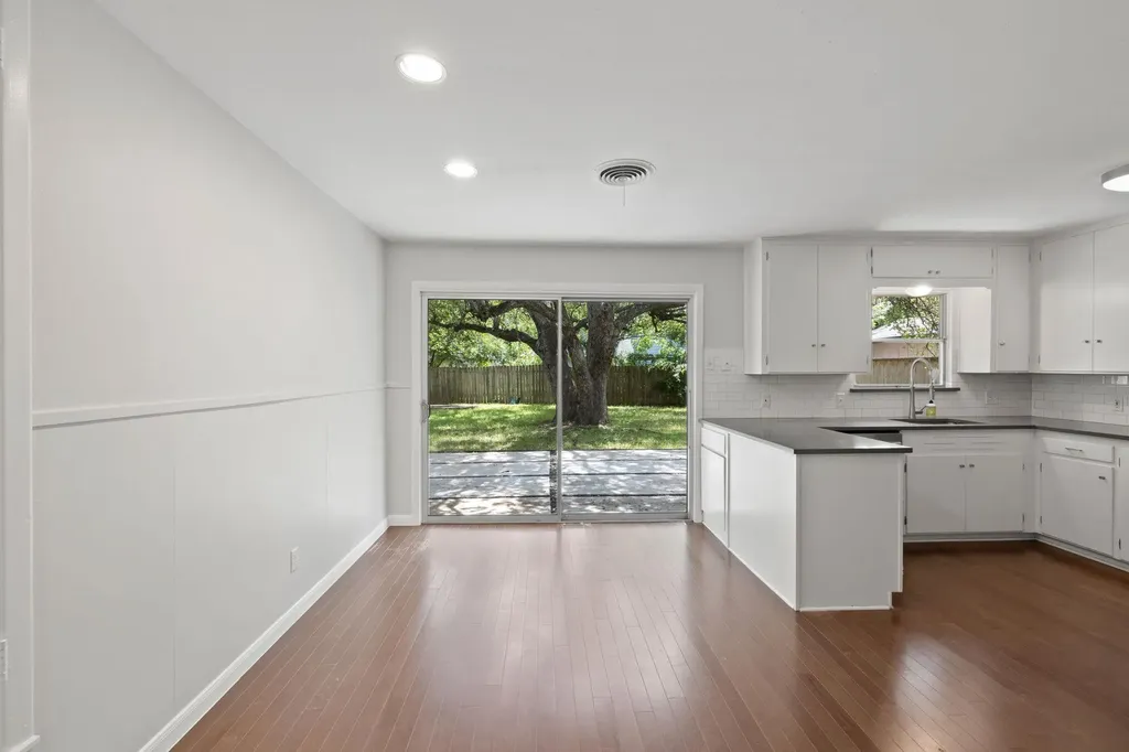 2015 Fair Oaks Drive Austin TX 78745