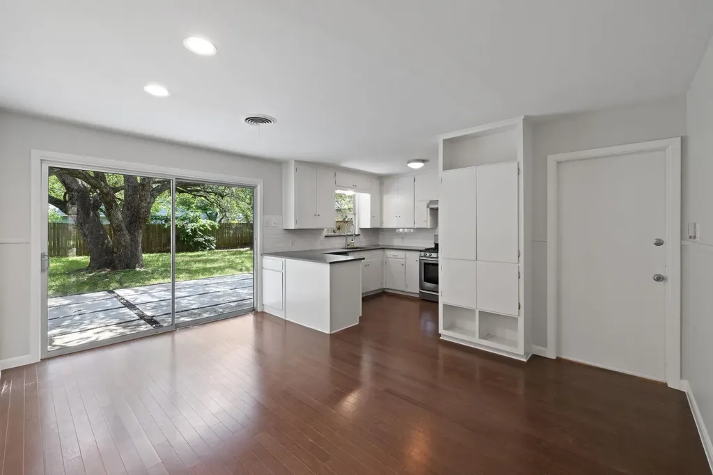 2015 Fair Oaks Drive Austin TX 78745