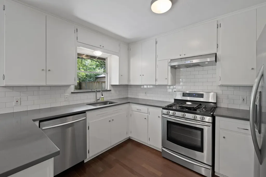 2015 Fair Oaks Drive Austin TX 78745